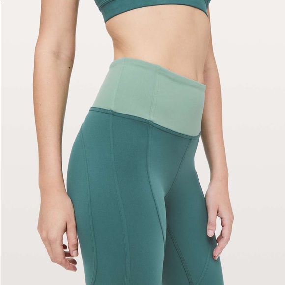 Lululemon Sweat and Repeat Shorts Everlux Size 2 - Picture 4 of 11